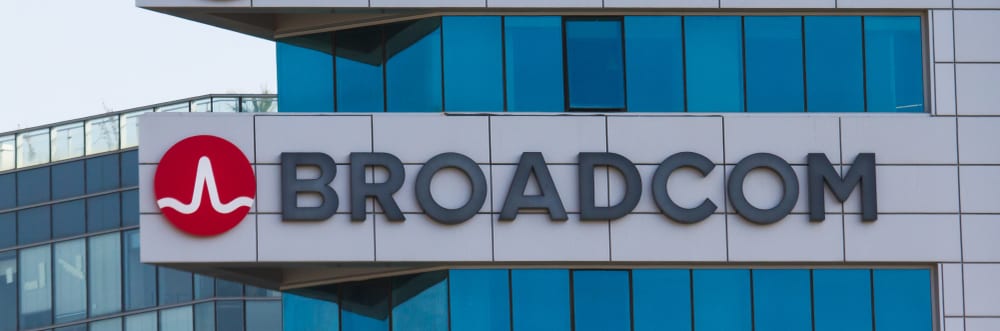 Broadcom Shares Down 1% With A Strong Positive Trend: Target Raise and Insider Sale