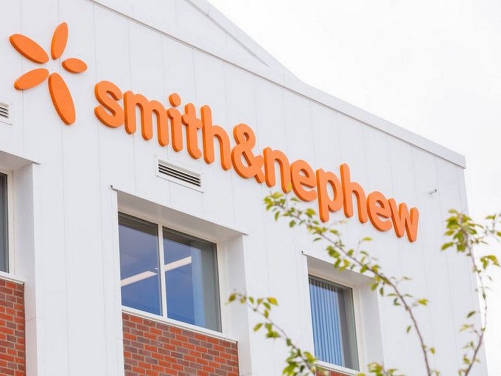 Dank verbesserter Verkaufszahlen: Smith & Nephew Aktie legt 5% zu