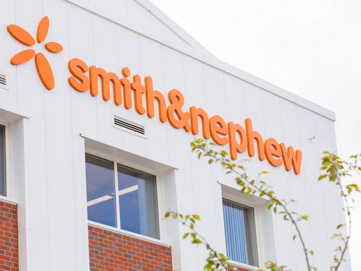 Smith & Nephew