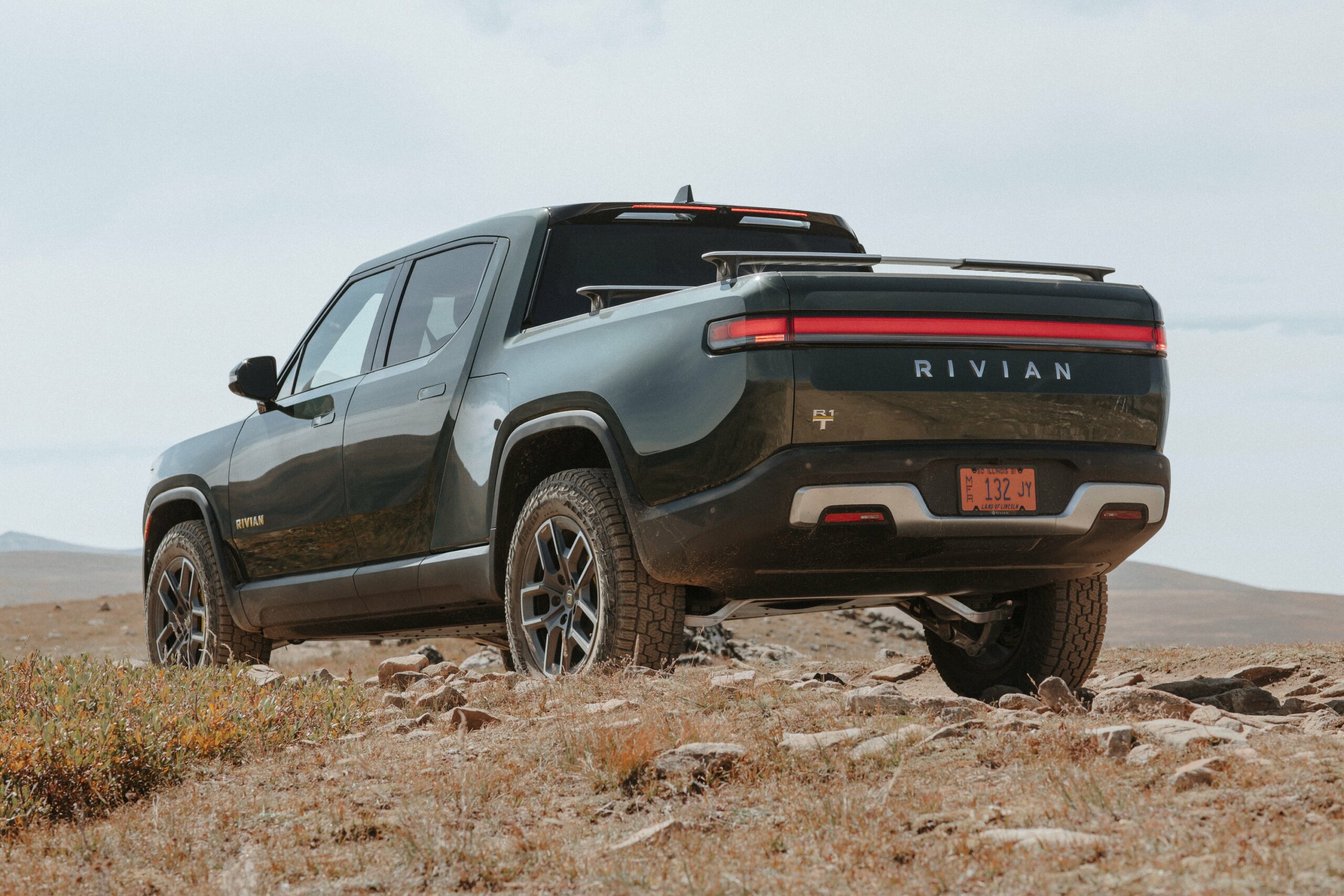 Rivian Shares Have A Seesaw Day As Losses Widen After Earlier Apple Link