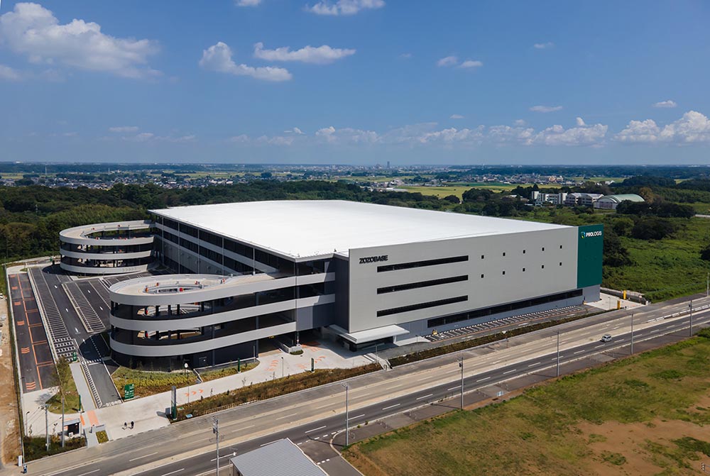 Multi-level Prologis ZOZOBASE facility with vehicle ramps and modern architecture