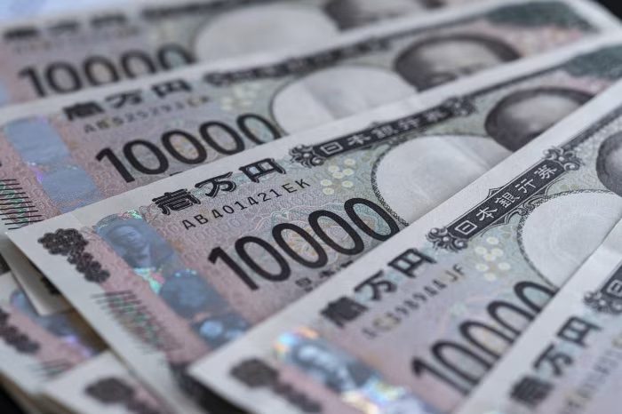 The Yen Carry Trade Is Unwinding. These 4 Stocks Could Benefit | Introducing The Catalyst