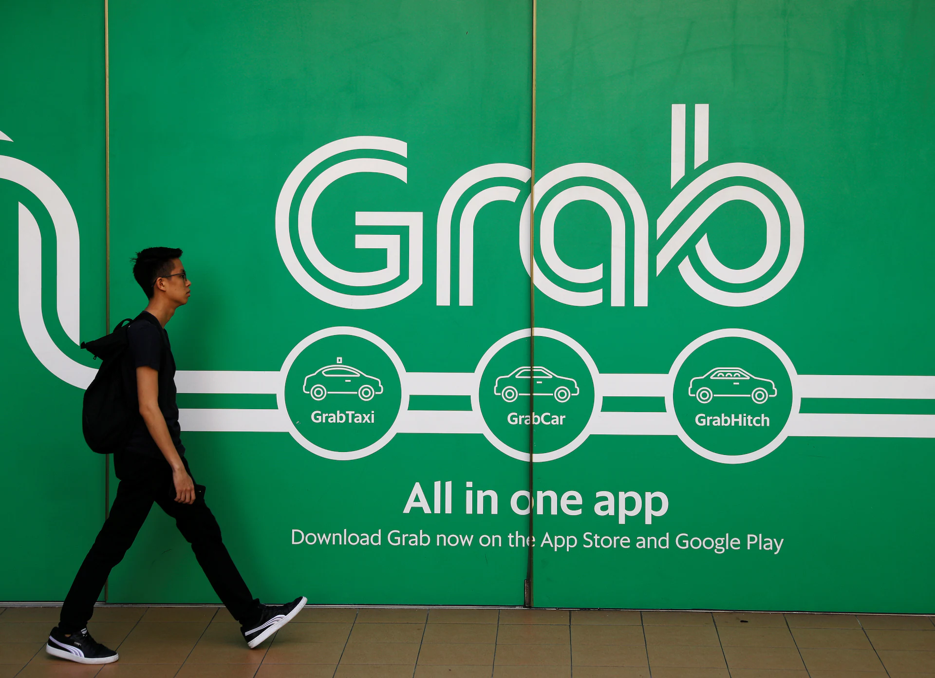 Grab Shares Slide Almost 4% After $1.49bn Bet on Buy-Now-Pay-Later Lender Atome