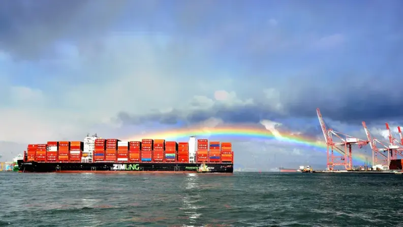 ZIM Lifts 2026 Profit Guidance Sharply, but Hapag-Lloyd Deal Risk Still Caps Shares